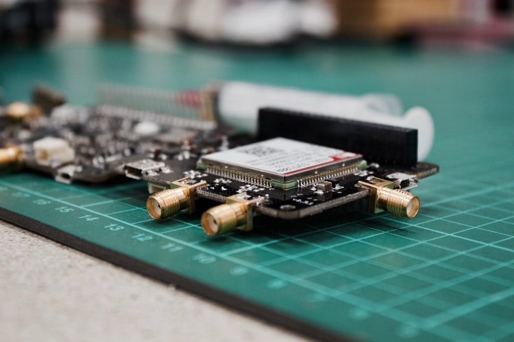New Raspberry Pi 400 – The Affordable Desktop in a Keyboard
