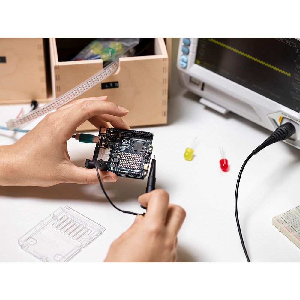 Arduino Uno R4 WiFi