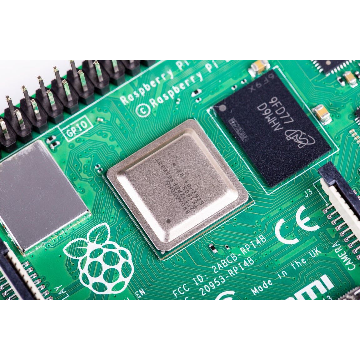 Raspberry Pi 4 Model B with HDMI Female to Micro HDMI Male Adapter-USB-USB-C Adapter-Heatsink