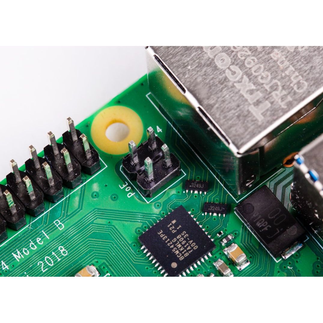 Raspberry Pi 4 Model B with HDMI Female to Micro HDMI Male Adapter-USB-USB-C Adapter-Heatsink