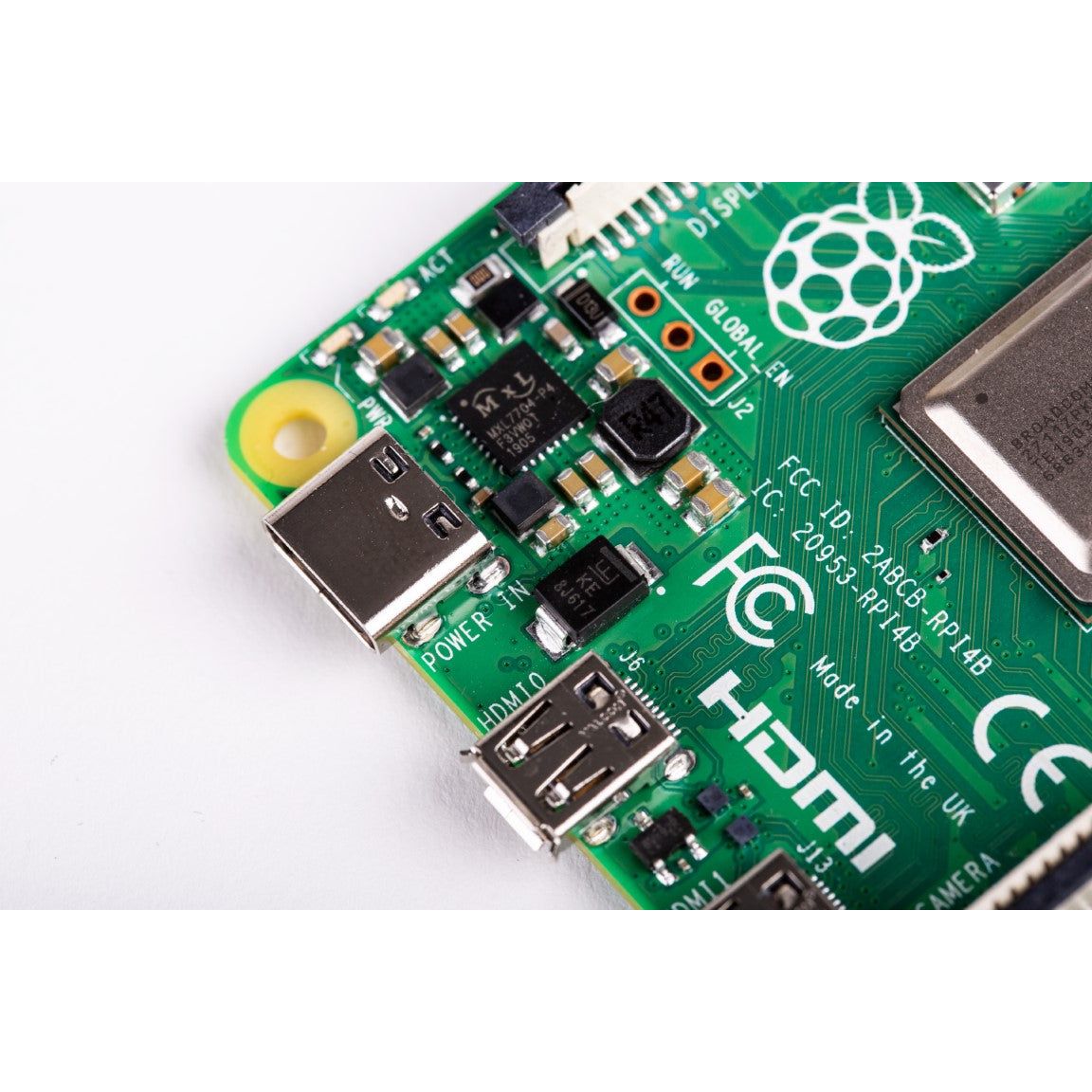 Raspberry Pi 4 Model B with HDMI Female to Micro HDMI Male Adapter-USB-USB-C Adapter-Heatsink